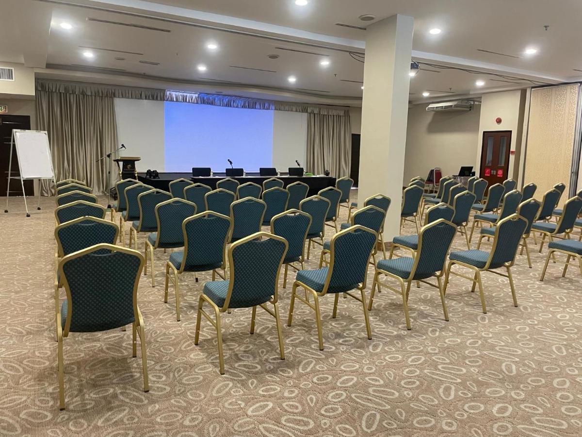 Putra Brasmana Hotel Kuala Perlis Eksteriør billede