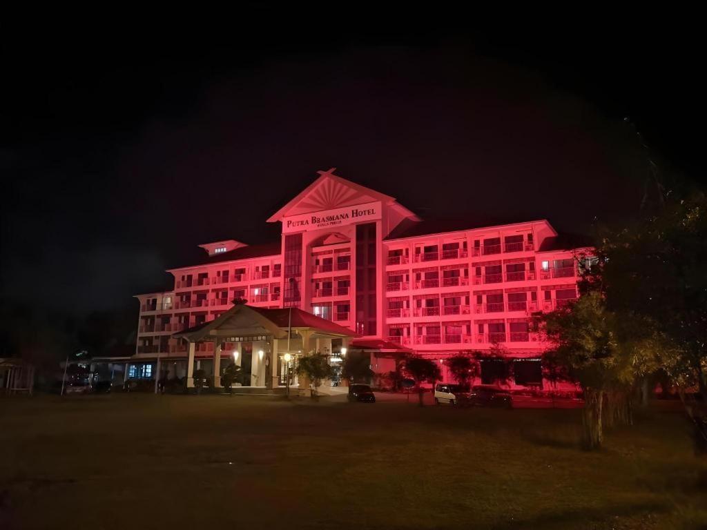 Putra Brasmana Hotel Kuala Perlis Eksteriør billede