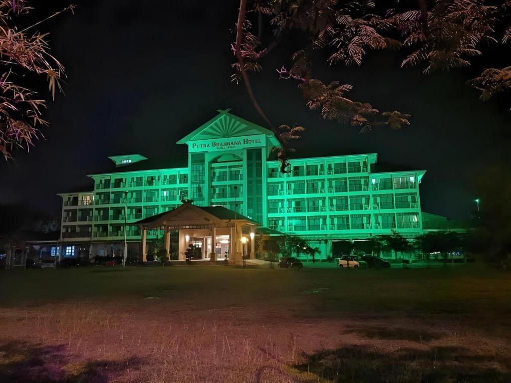 Putra Brasmana Hotel Kuala Perlis Eksteriør billede